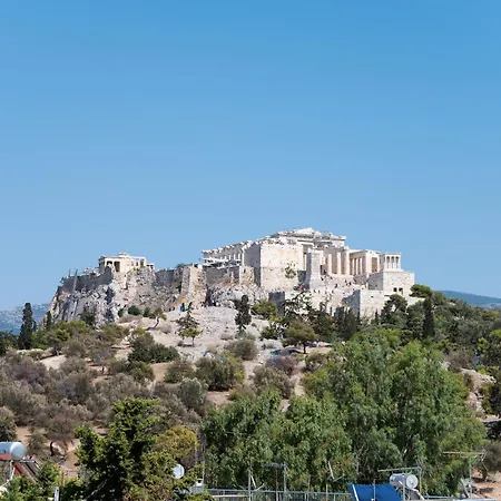 Anna Under Acropolis
